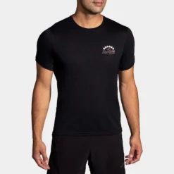 Brooks Distance Graphic Short Sleeve Men's 25 Brooks Distance Graphic Short Sleeve Men's -BROOKS Shop 056934 013 1