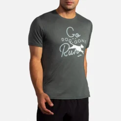 Brooks Distance Graphic Short Sleeve Men's 38 Brooks Distance Graphic Short Sleeve Men's -BROOKS Shop 056934 338 1