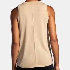 Brooks Distance Graphic Tank Spring 2022 Women's 34 Brooks Distance Graphic Tank Spring 2022 Women's -BROOKS Shop 057203 266 2