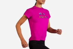 Brooks Women's Distance Graphic Short Sleeve (221469) -BROOKS Shop 221469 611 MV Distance Graphic Short Sleeve scaled
