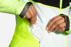 Brooks Women's Carbonite Vest - Icy Grey/Black/Nightlife (221498030) -BROOKS Shop 221498 030 D3 Carbonite Vest