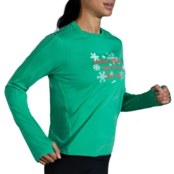 Brooks Women's Run Merry Distance Long Sleeve - Green/Run Merry (221563377) -BROOKS Shop 221563 377 MV Run Merry Distance Graphic LS